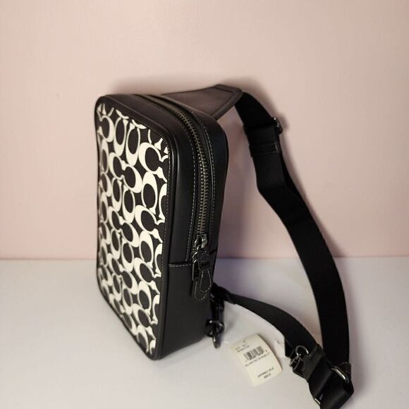 NWT Coach CP071 Sullivan Pack in Signature Canvas & Leather Black/Chalk - Picture 2 of 7